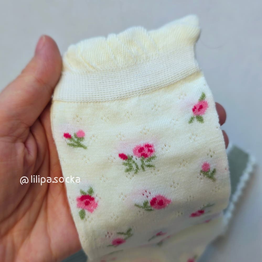 جوراب نیمساق فانتزی گل شیشهای نخی زنانه – تکی و پک 3 تایی — تصویر ۱۲