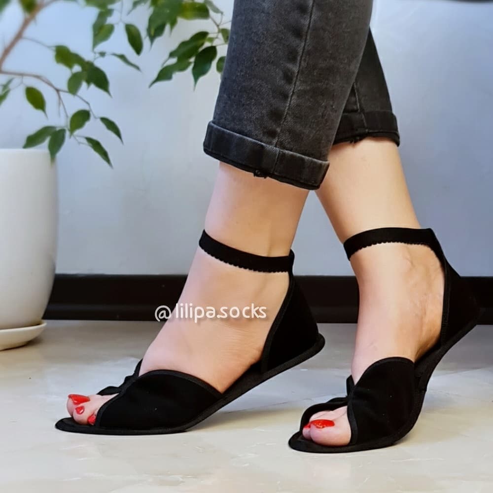 پاپوش مجلسی طرح پروانه جلوباز بندی زنانه — تصویر ۳