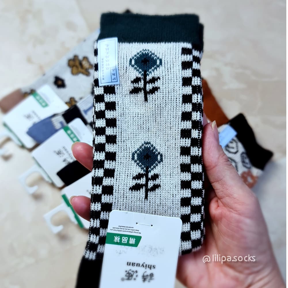 جوراب ساقدار طرح لبخند مودال زنانه — تصویر ۴