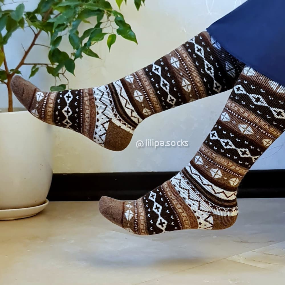جوراب پشمی زیرزانو طرح سنتی زنانه — تصویر ۱۱