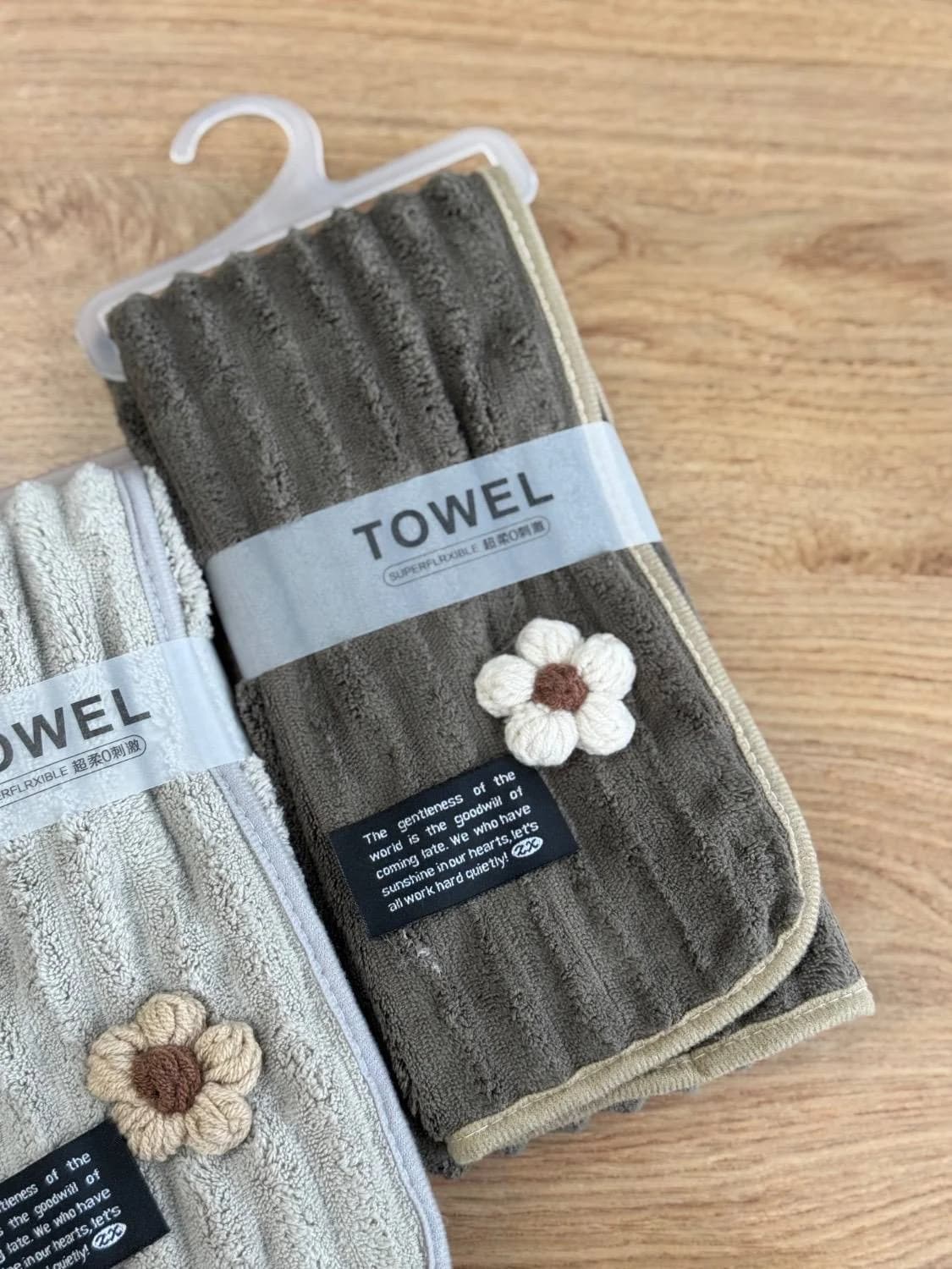 حوله برند TOWEL طرح گل وارداتی — تصویر ۶