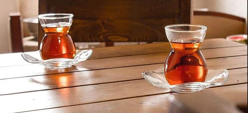 فنجان کمرباریک و نعلبکی دانتل پاشاباغچه — تصویر ۴