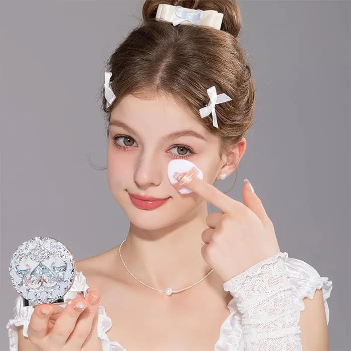 رژ گونه مات فلاور نوز مدل Swan Ballet — تصویر ۴