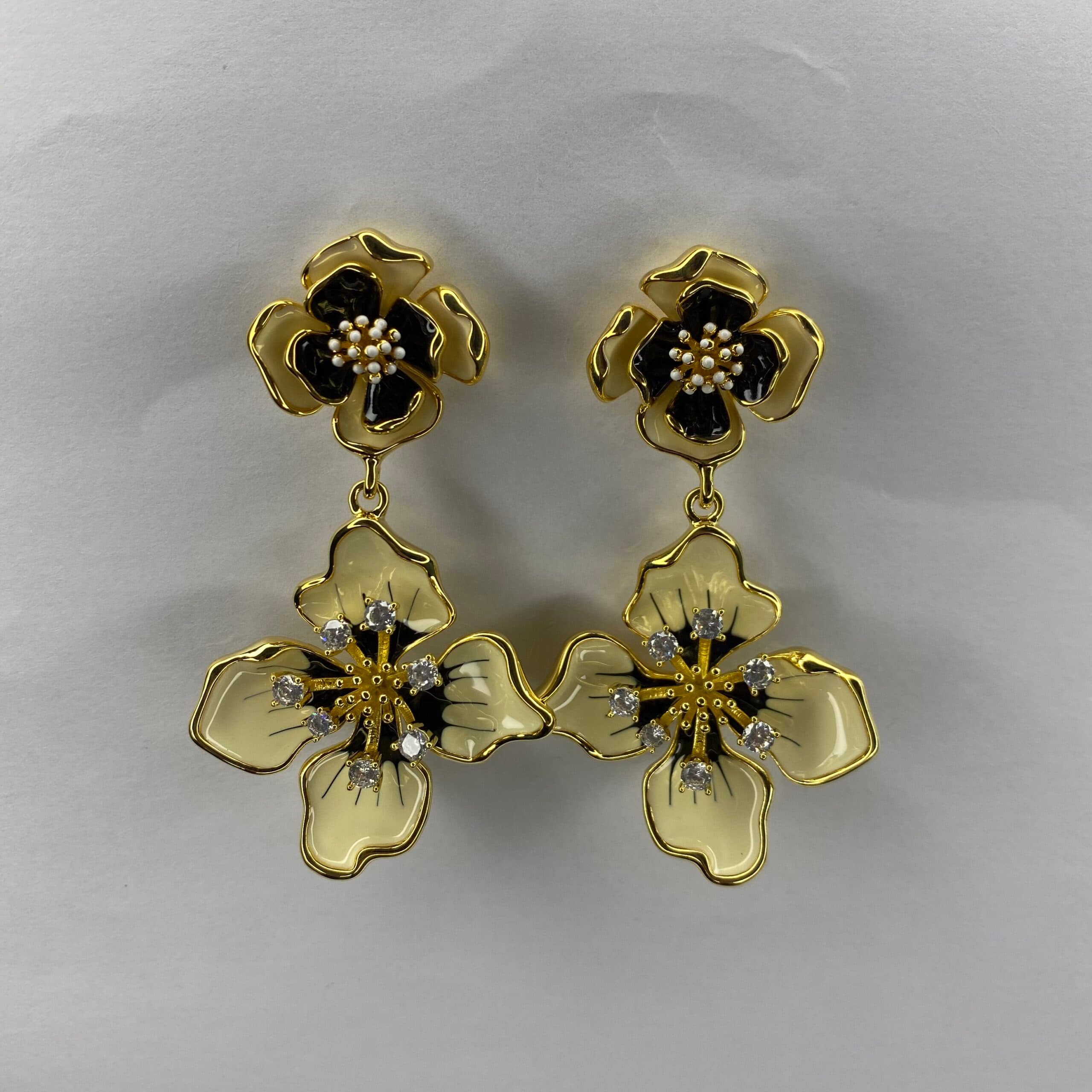 گوشواره طرح گل بهاری دستساز — تصویر ۶