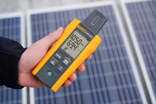 کیت ابزار سولار فلوک با کلمپ متر- تابش سنج وسولار تست Solar Tools Kit with 393 FC Clamp Meter, Irradiance Meter and Solar Test Leads — تصویر ۱۲