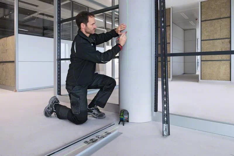 تراز لیزری بوش با پایه چرخشی و گیره ثبات Bosch GCL 2-15 G Professional Combi Laser+RM1+BM3 — تصویر ۴