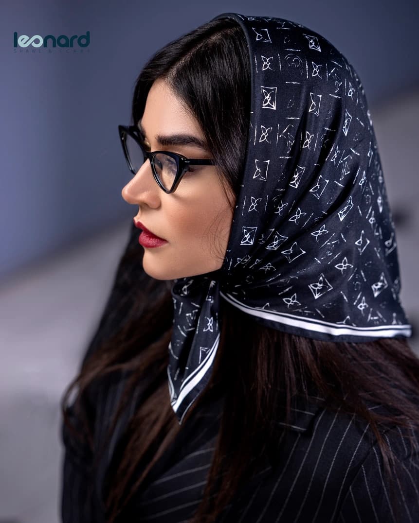روسری مینی اسکارف سفید مشکی RBWM