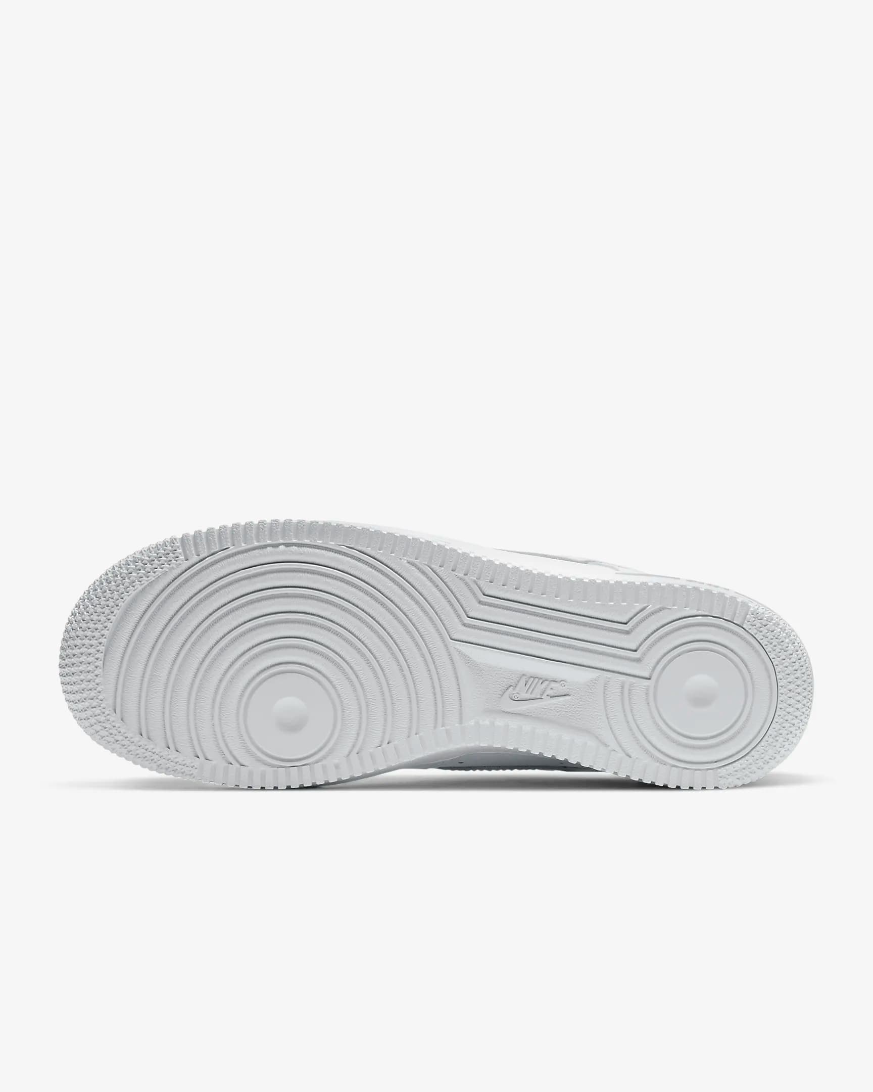 کفش مردانه نایک سفید Nike Air Force 1 ’07 — تصویر ۳