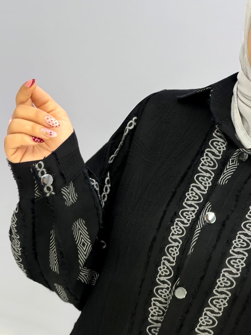 مانتو جلو دکمه حریر طوطیا کد 9574024 — تصویر ۸