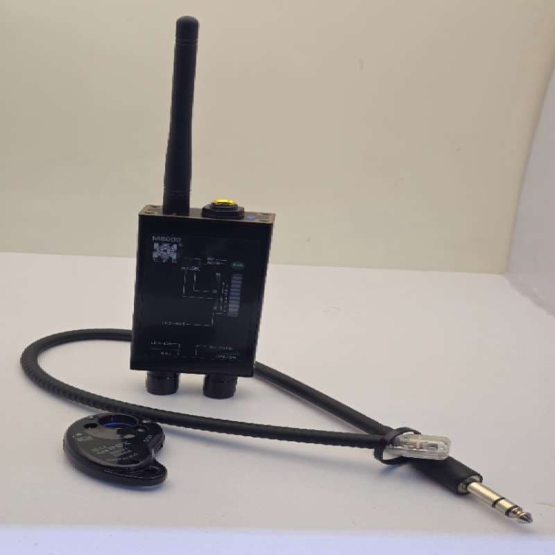 GPS یاب و شنود یاب (آشکار ساز دوربین) مدل M8000 — تصویر ۲