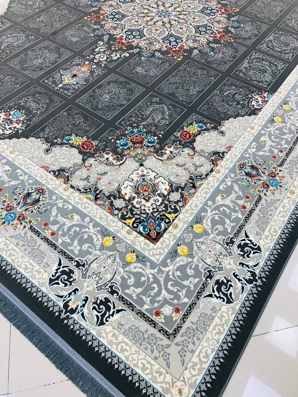 فرش رومیسا دودی 700 شانه تراکم 2550 ساده ده رنگ — تصویر ۲