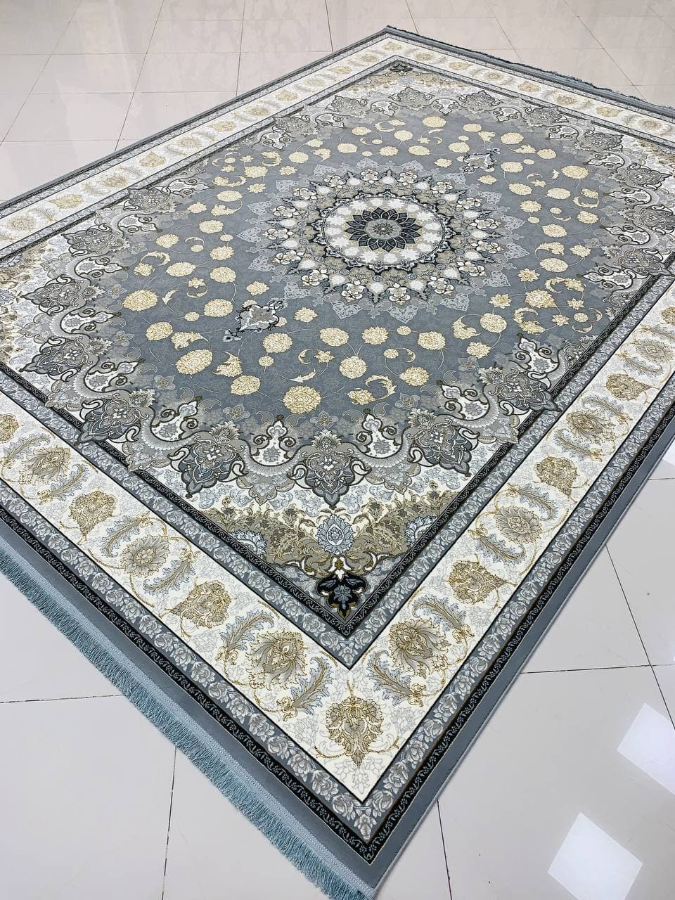فرش اصفهان طوسی 700 شانه تراکم 2550 ساده ده رنگ