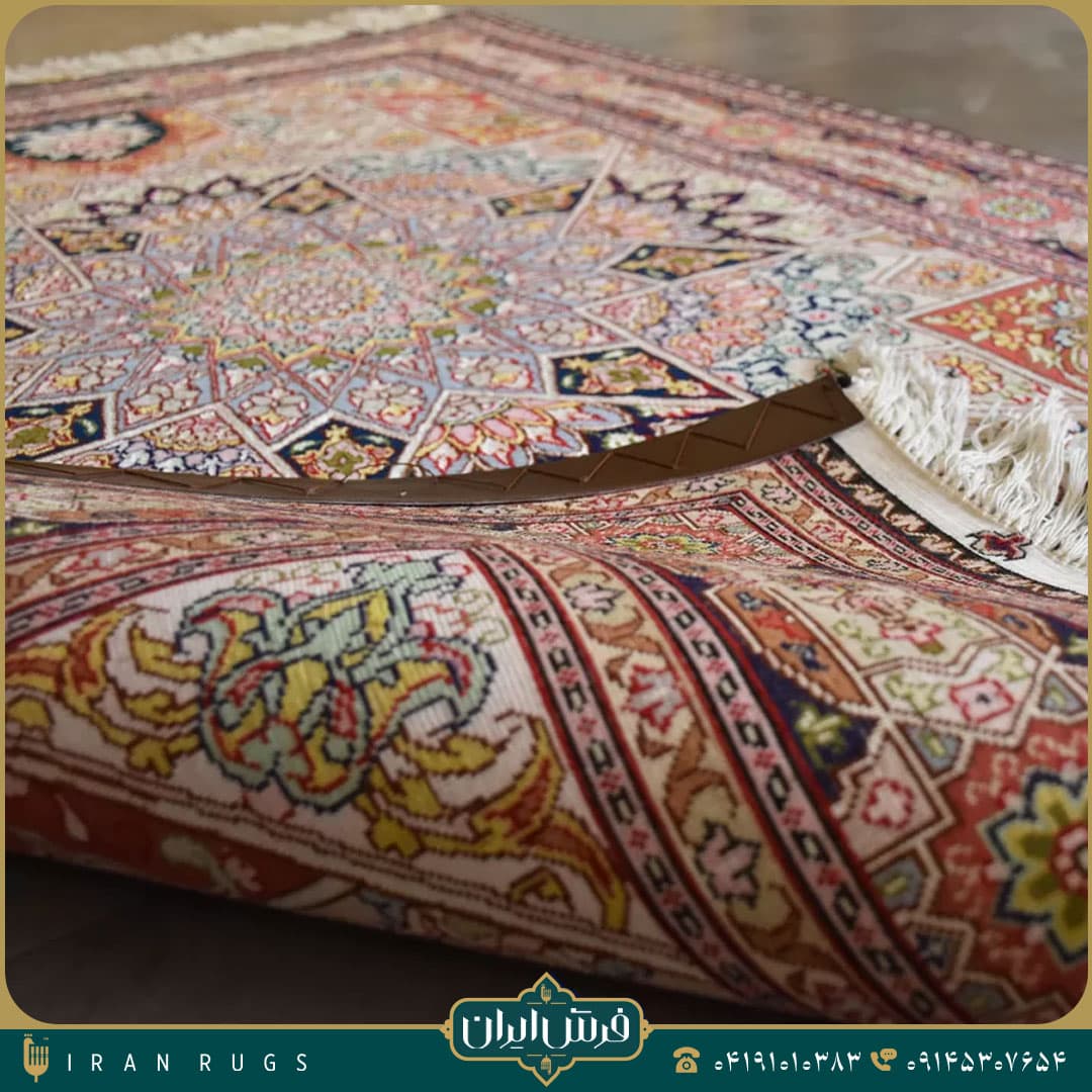 خرید فرش دستباف 1.5 متری نقش گنبد مشکی قرمز — تصویر ۸