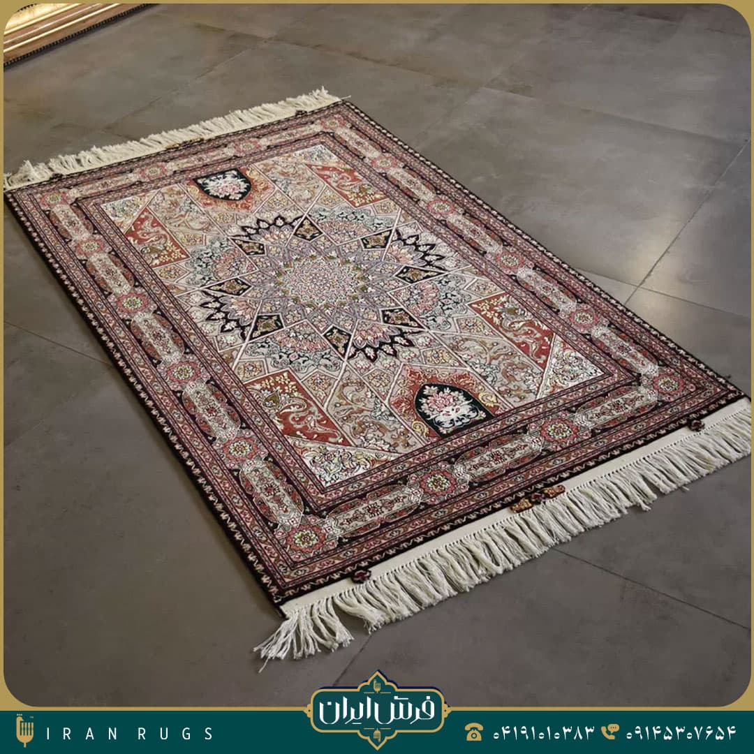 خرید فرش دستباف 1.5 متری نقش گنبد مشکی قرمز — تصویر ۶