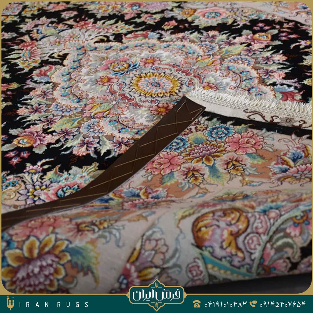 خرید فرش دستباف 1.5 متری طرح خطیبی مشکی و صورتی — تصویر ۷