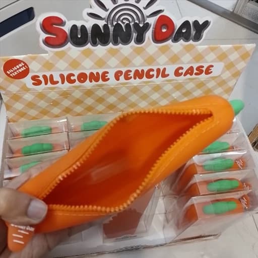 Sunny Day جامدادی سیلیکونی SD1001 طرح هویج 54582 — تصویر ۶