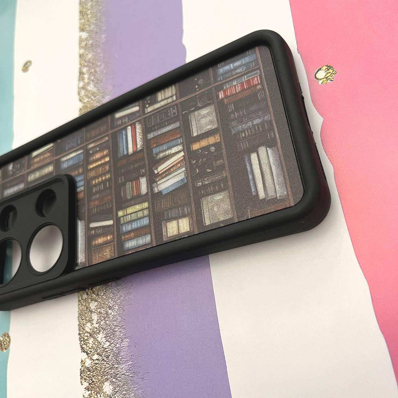 قاب گوشی Redmi Note 13 Pro 4G / Poco M6 Pro 4G / Redmi Note 14s شیائومی سولید طرح کتابخانه کد 560 — تصویر ۲