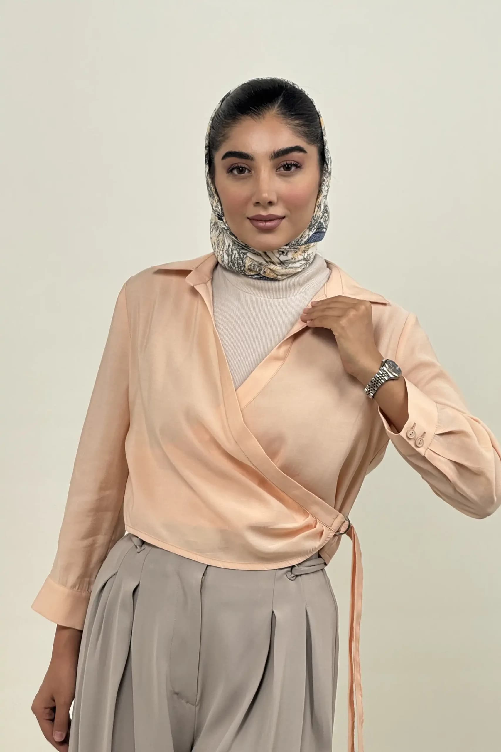 شومیز کراپ کت بغل سگک — تصویر ۵