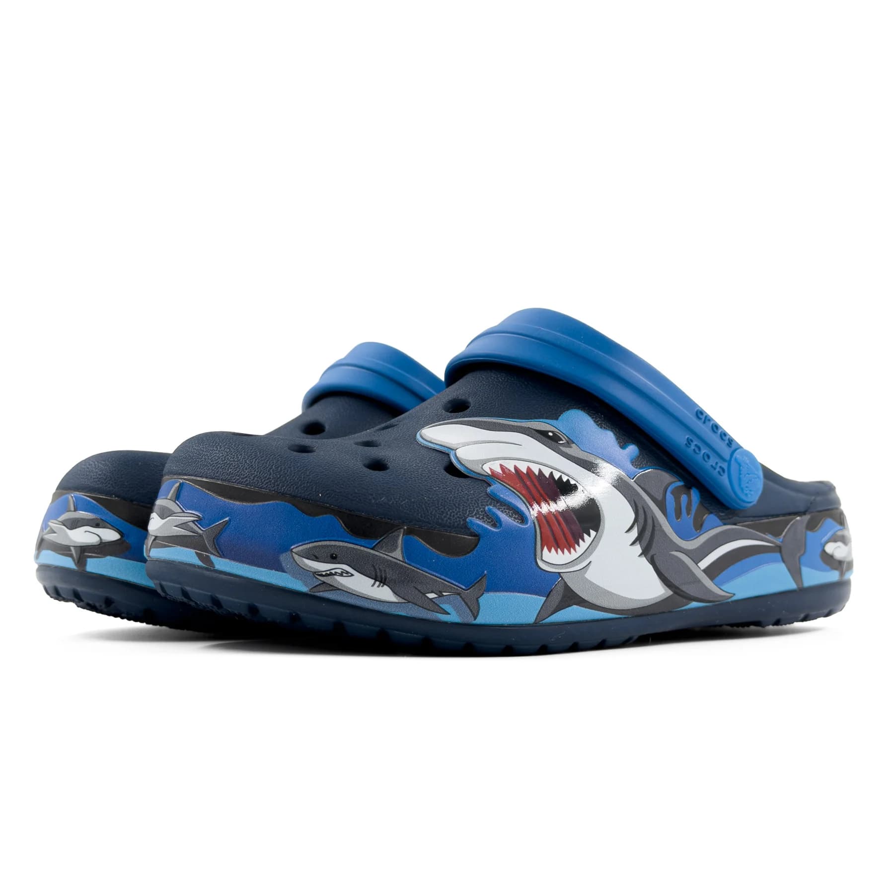 کراکس بچگانه طرح کوسه سرمهای آبی | Crocs Kids — تصویر ۲