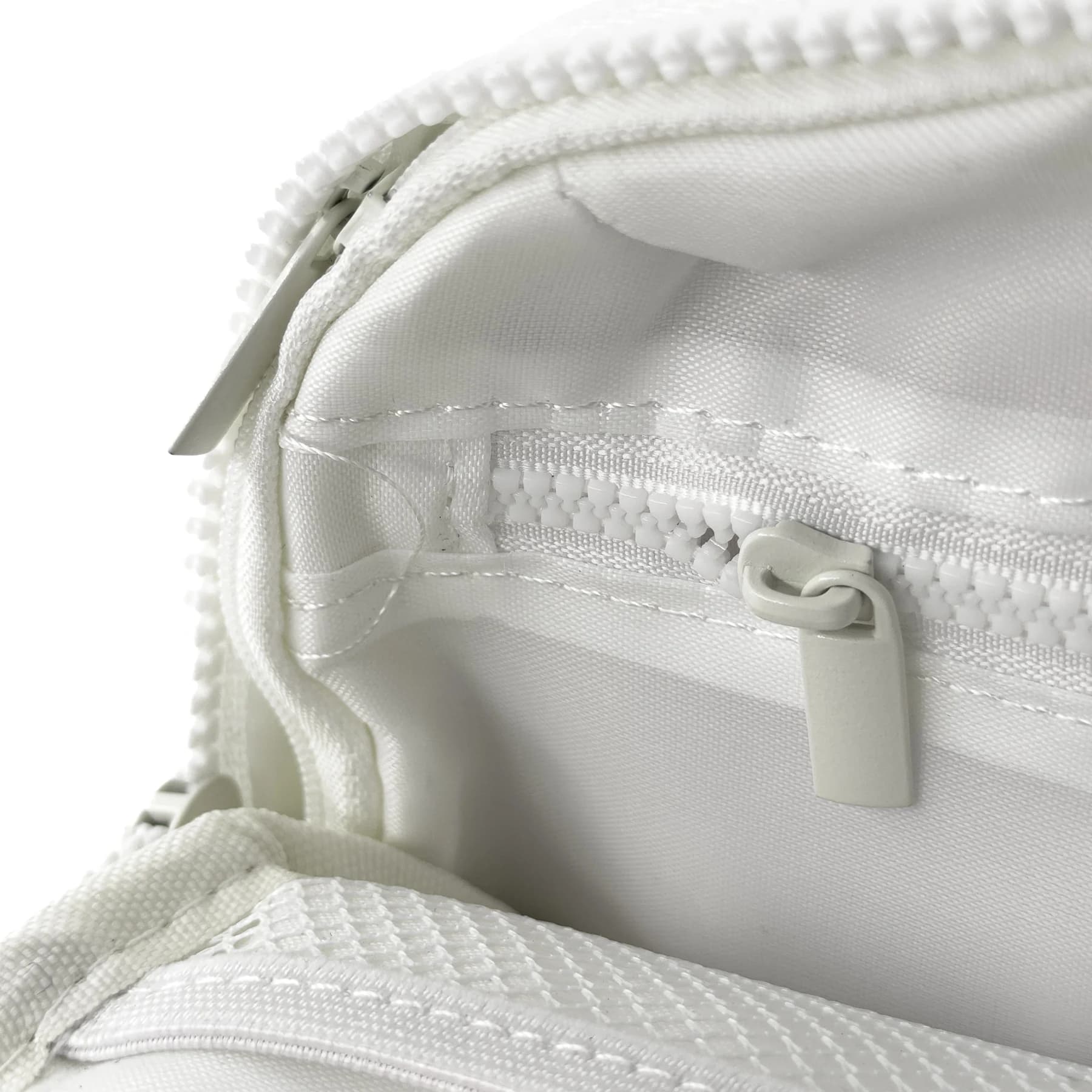 کیف کراکس کمری سفید | Crocs Crossbody Bag — تصویر ۴