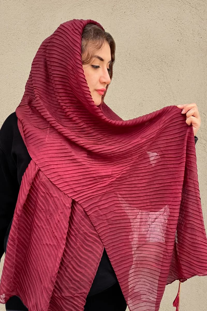 شال نخی پلیسه طرح کلاسیک (منگولهدار) — تصویر ۱۲