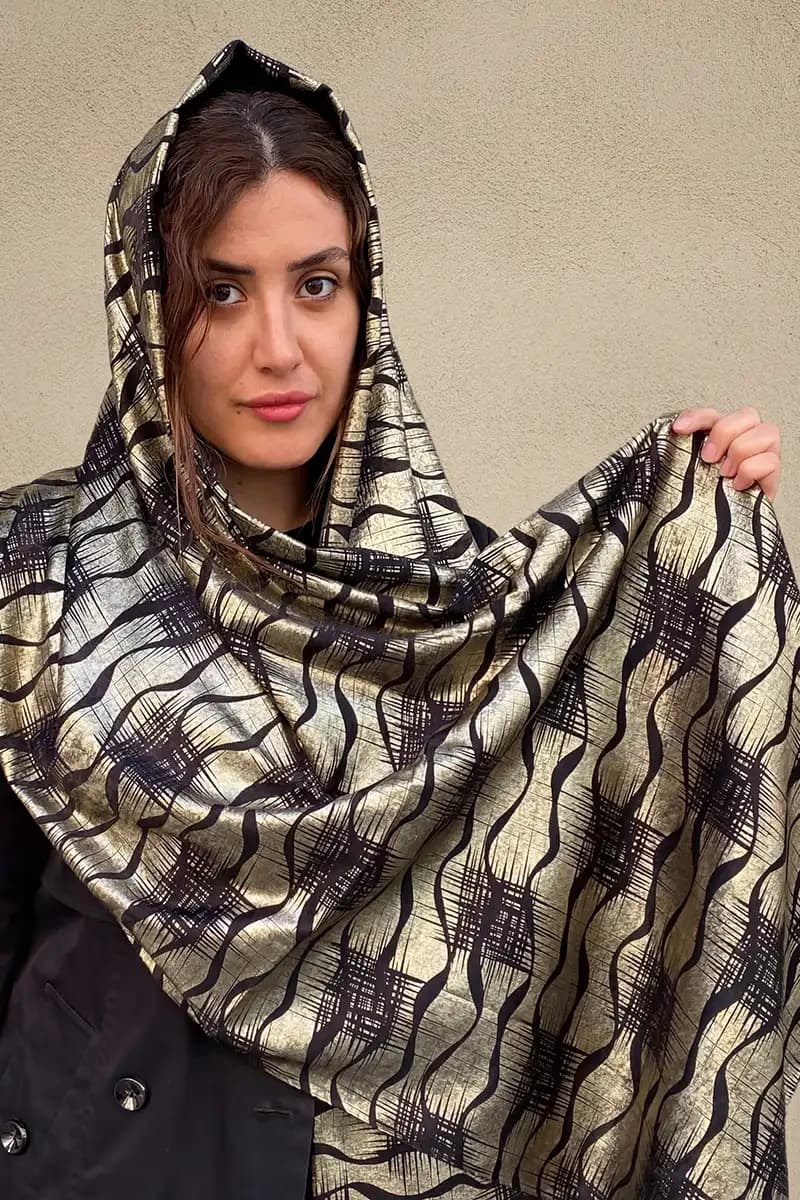 شال مجلسی لمه شاین‌دار (طرح طلاکوب/نقره‌کوب)