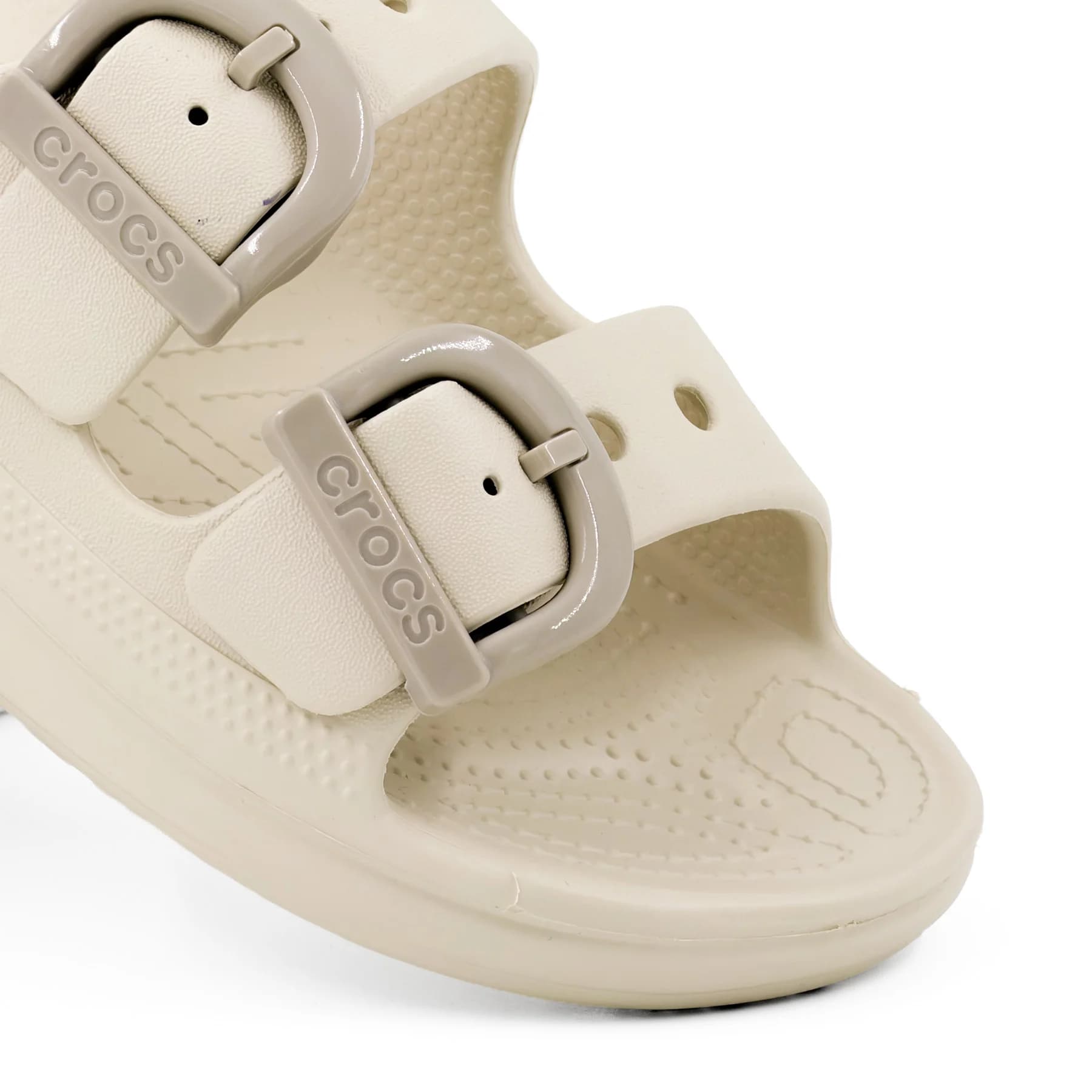 صندل کراکس باکل کرم زنانه | Crocs Buckle Sandal — تصویر ۸