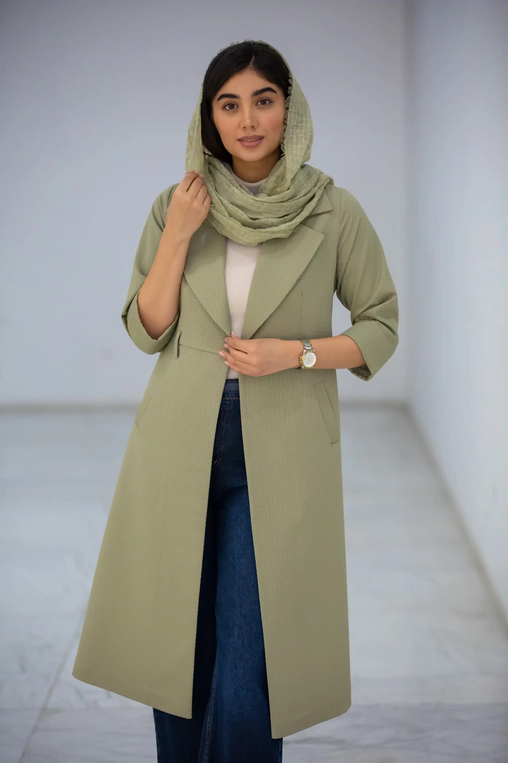 مانتو مازراتی ژاکارد یقه انگلیسی کمردار — تصویر ۹