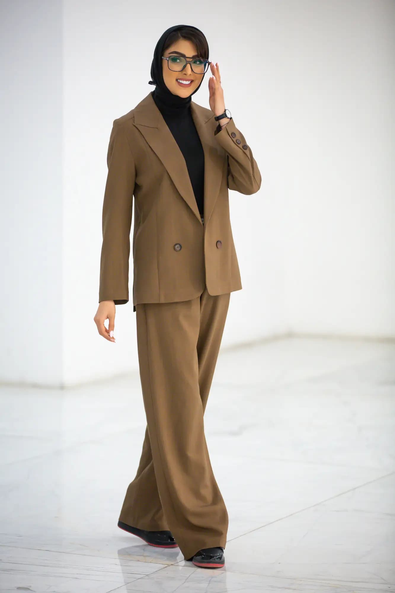 کت زنانه بزایاق یقه بلیزر 2 دکمه — تصویر ۸