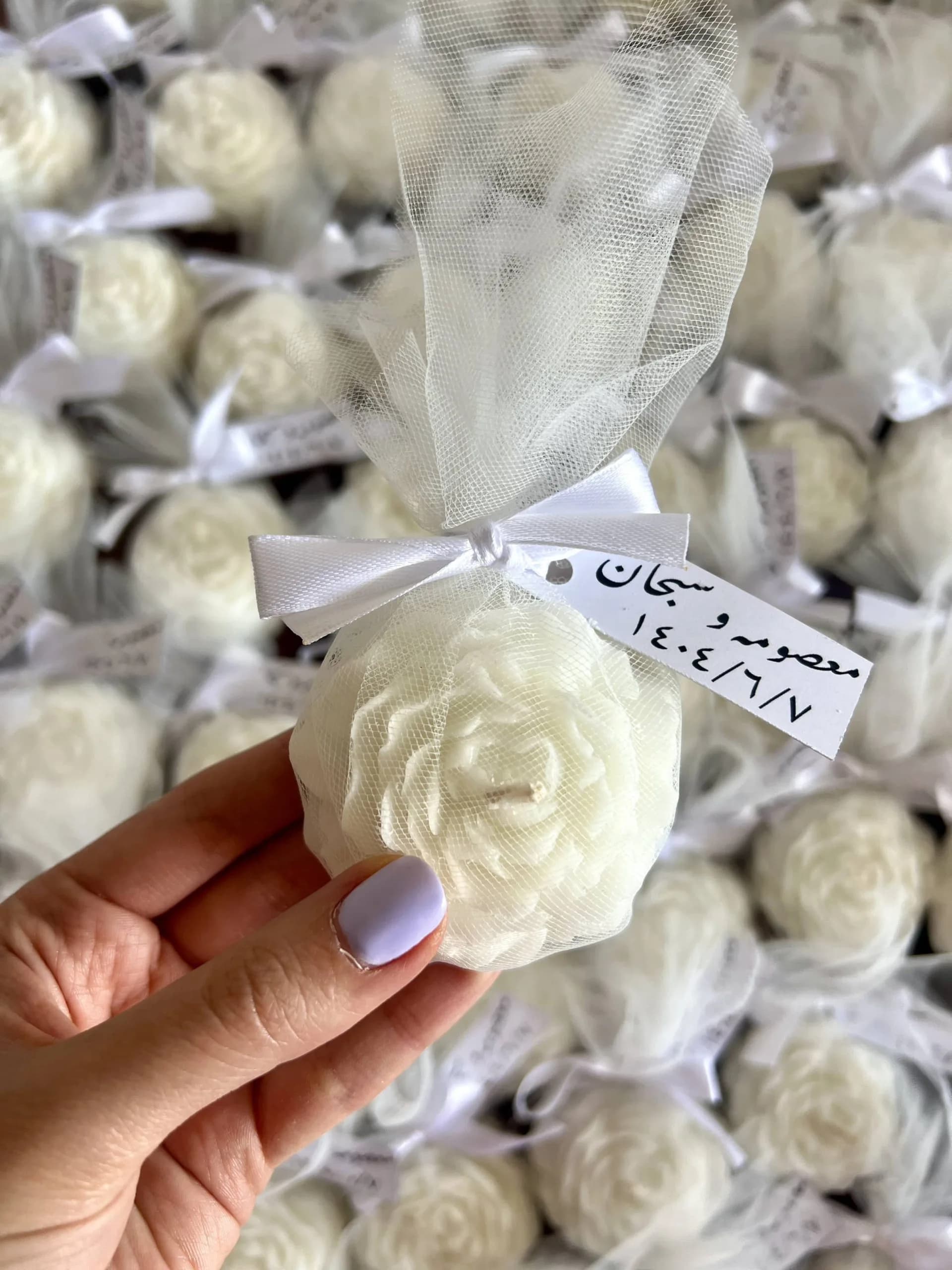 گیفت شمع آلاله لوکس با تور — تصویر ۴