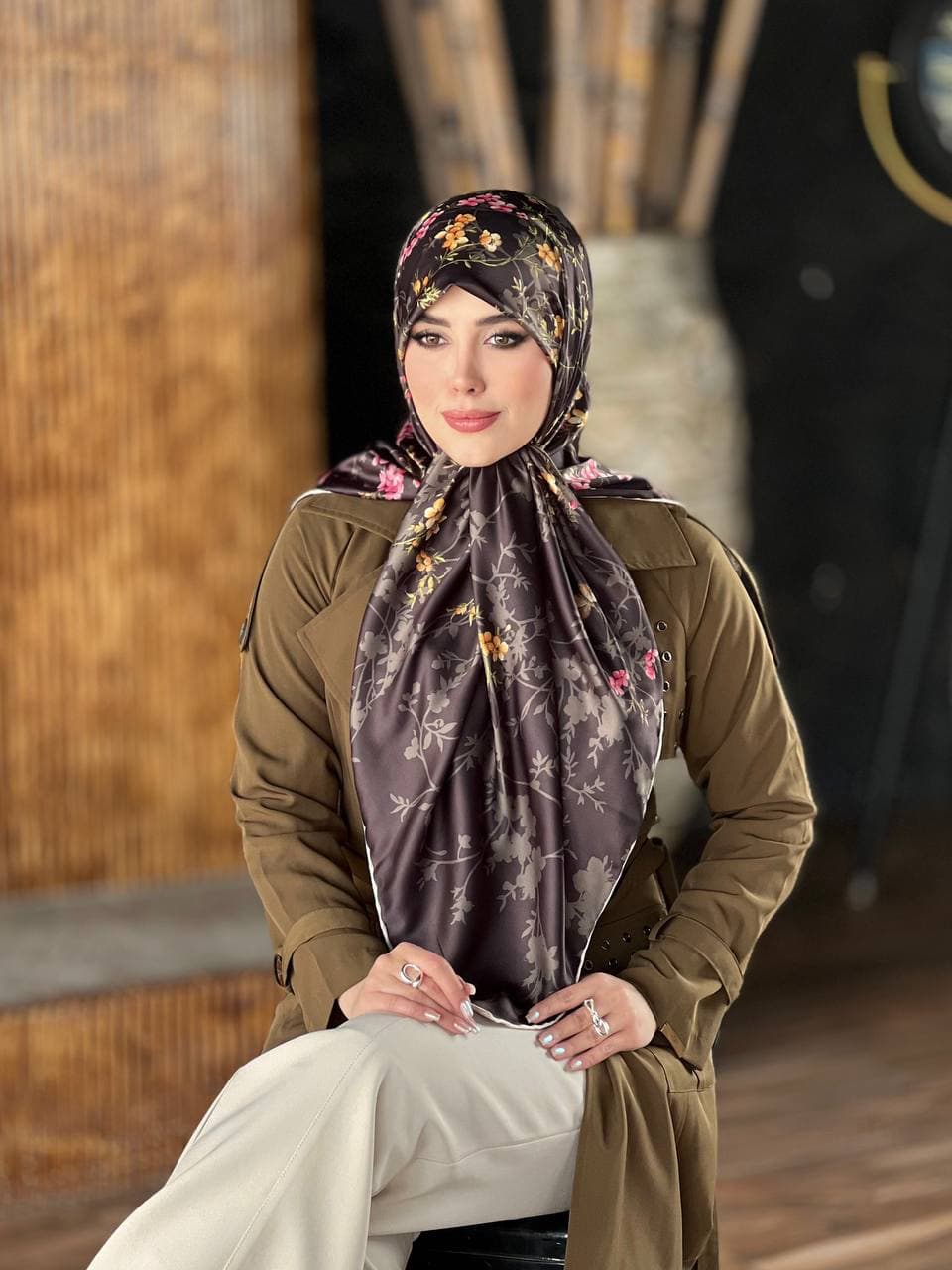 روسری ابریشم ساتن قواره 125 برندgnt کد352 — تصویر ۵