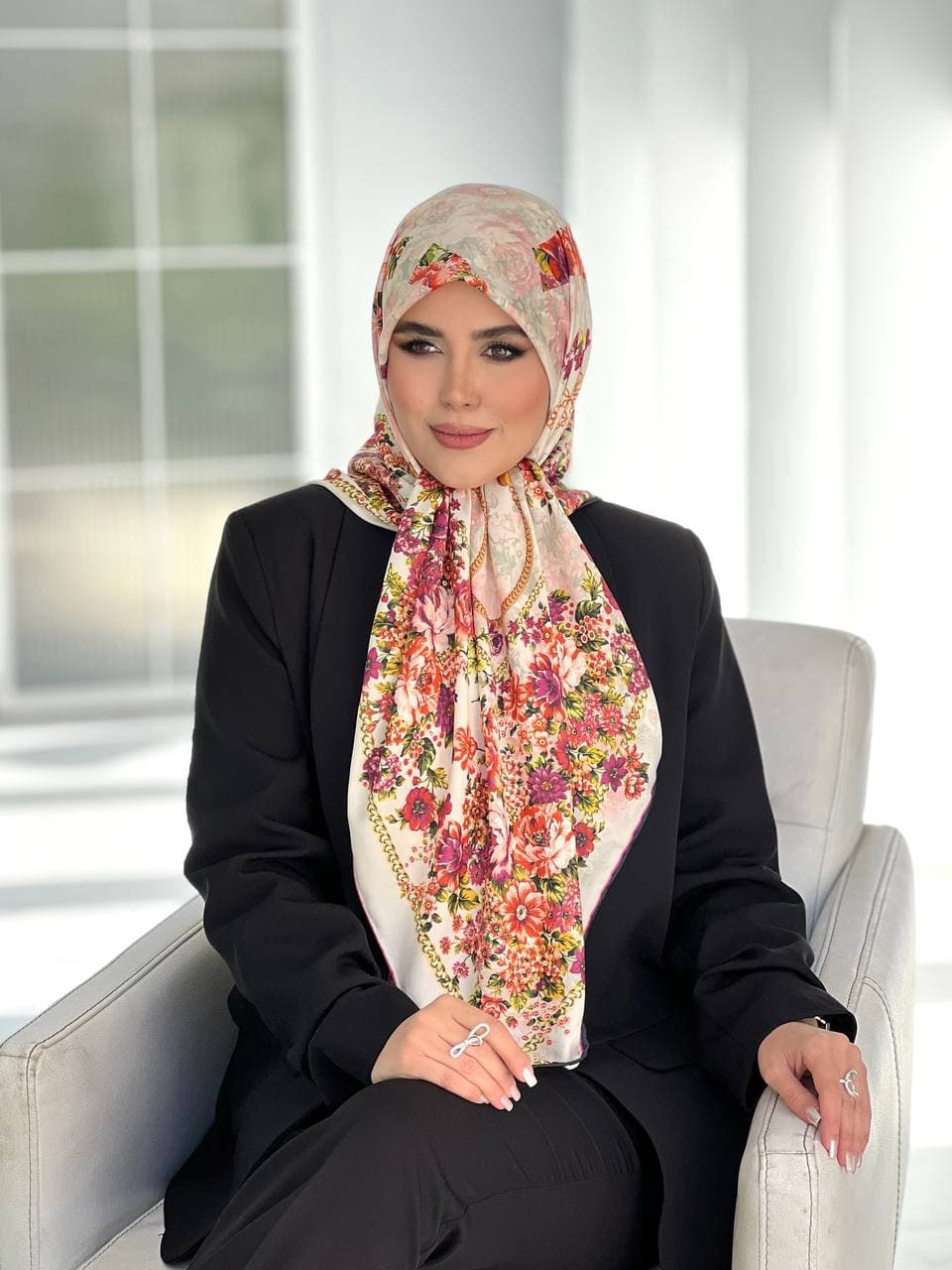 روسری ساتن ابریشم گل دار سایز 125 کد 341 — تصویر ۶