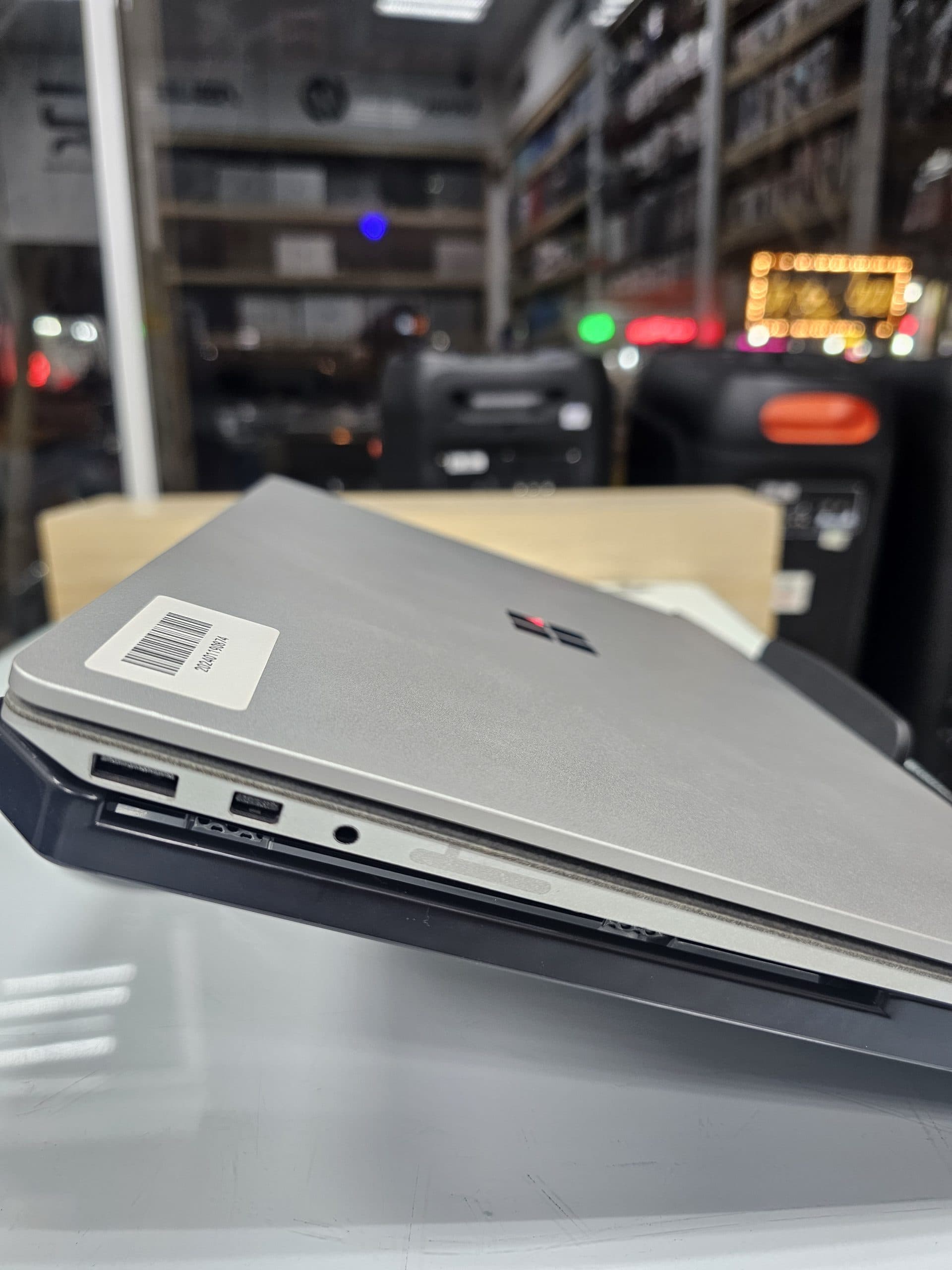 لپ تاپ سرفیس مدل Surface laptop 2 — تصویر ۴
