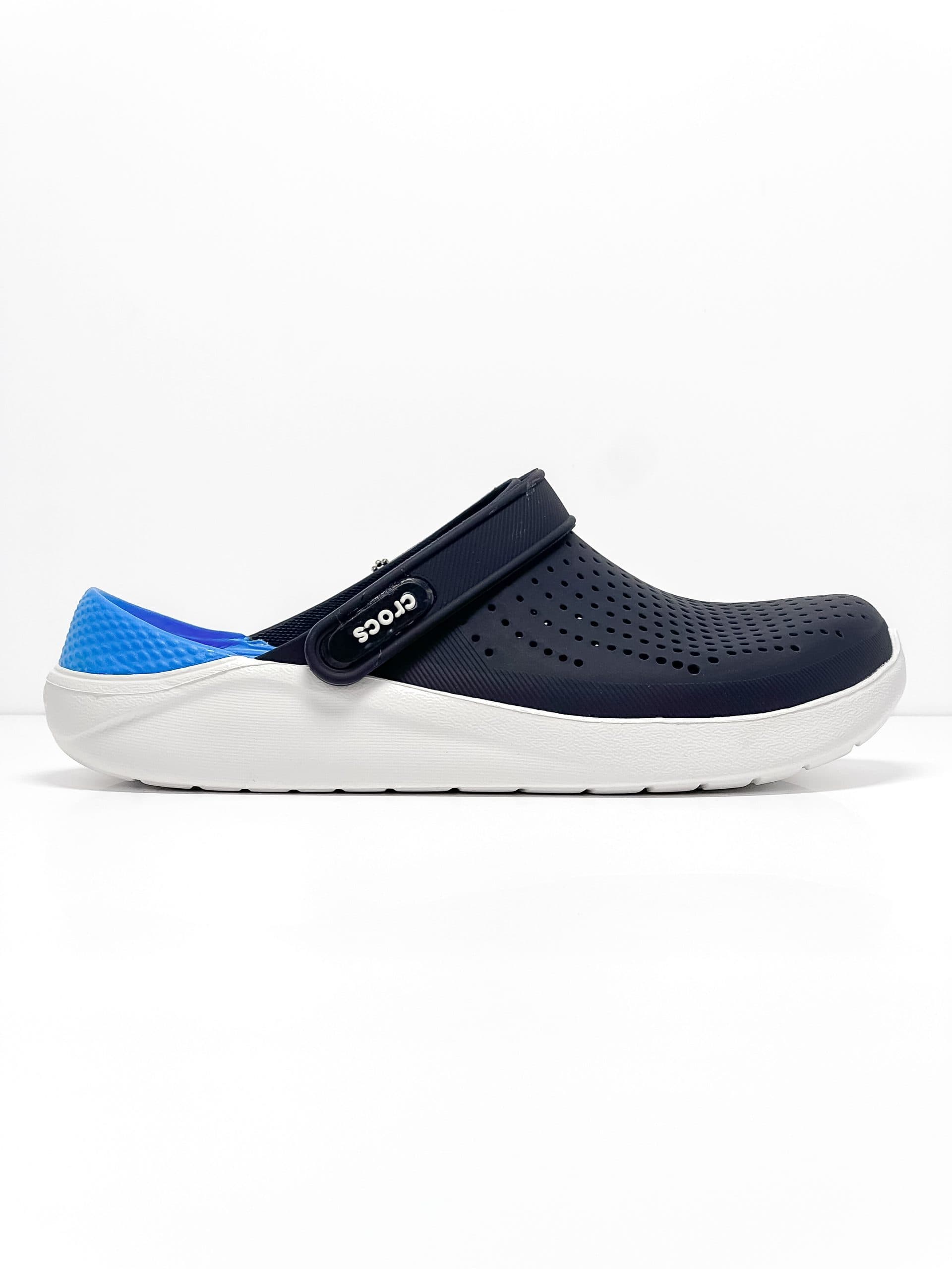 کراکس لایت راید کادر درمان سرمهای آبی زنانه و مردانه | Crocs LiteRide — تصویر ۴