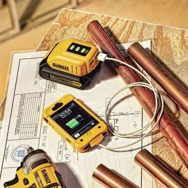 تبدیل باتری دیوالت به پاوربانک مدل DCB090-XJ — تصویر ۶