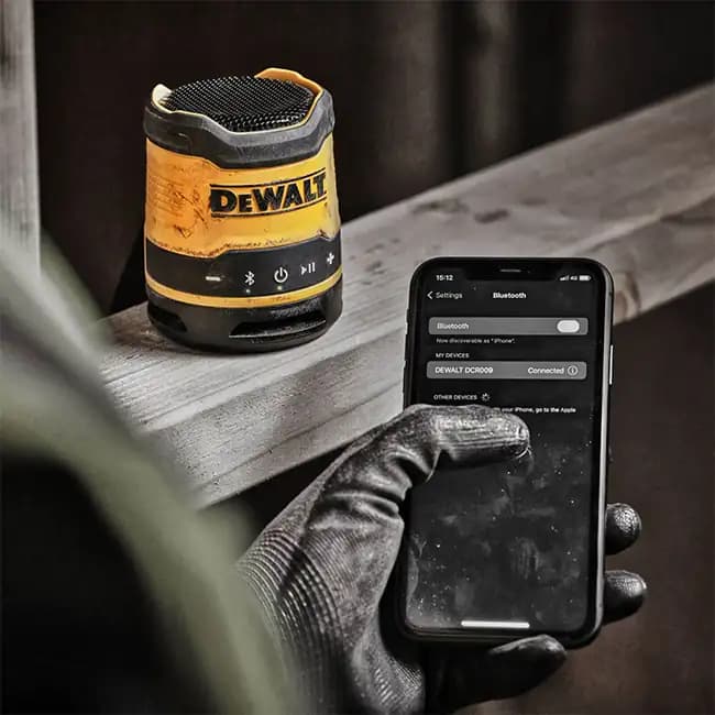 اسپیکر بلوتوث شارژی دیوالت مدل DCR009 — تصویر ۶