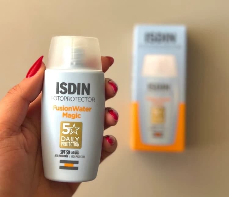 ضد آفتاب ایزدین مجیک بدون رنگ SPF50 — تصویر ۵