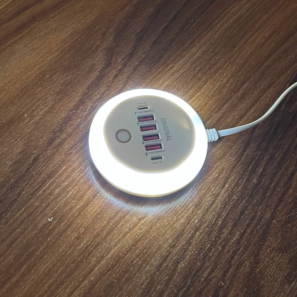هاب شارژ چندپورتی LED — تصویر ۱۱