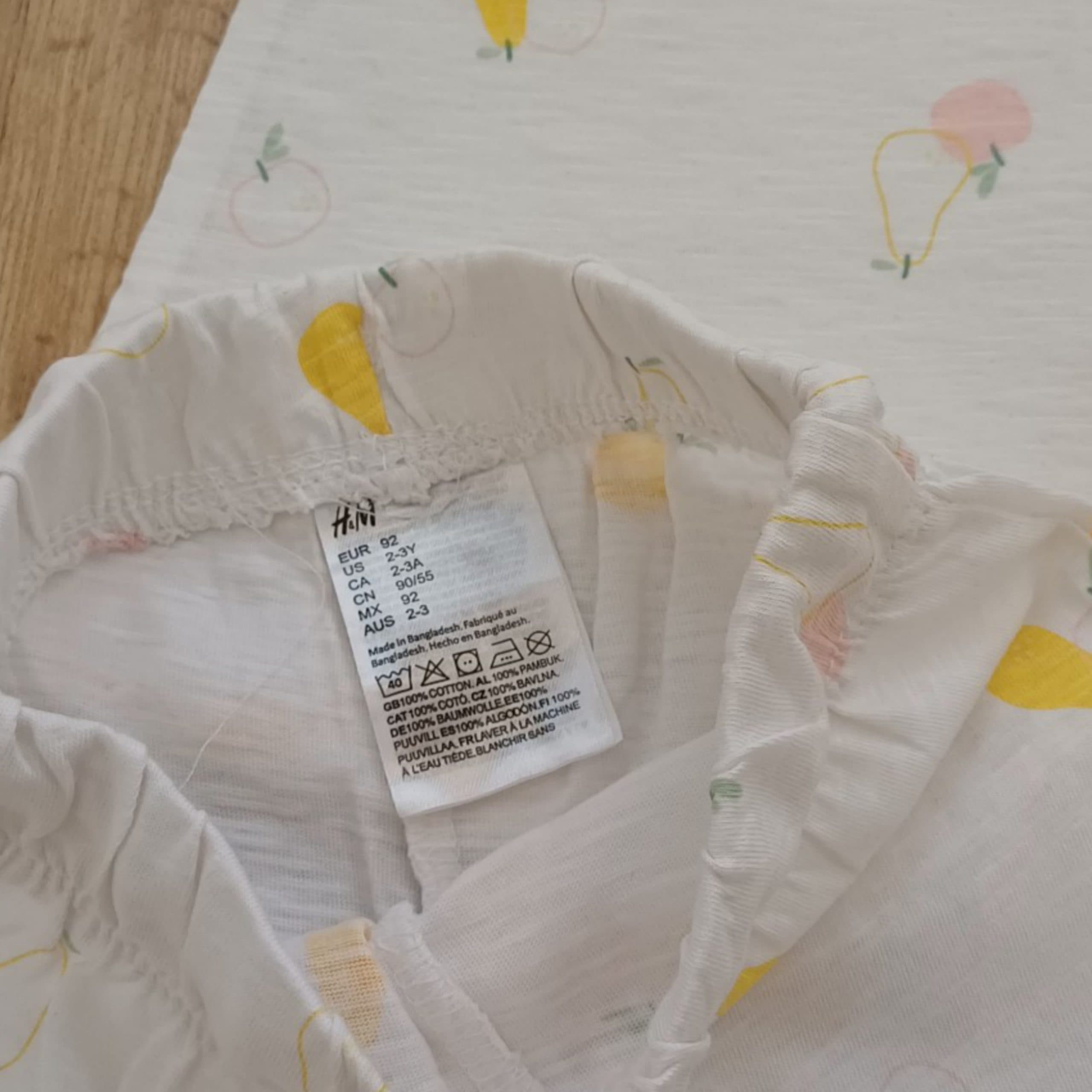ست تیشرت شلوار دخترانه برند H&M — تصویر ۷