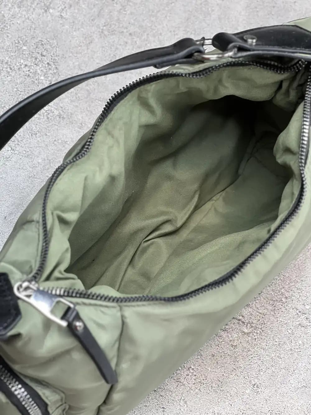کیف دوشی پافری اورجینال برند استرادیواریوس (Stradivarius) اسپانیا | رنگ سبز زیتونی — تصویر ۷