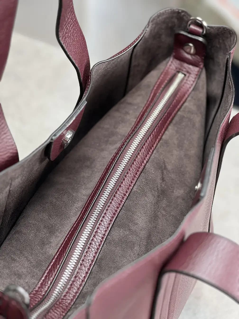 کیف زنانه اورجینال برند Parfois پرتغال مدل Double Tote Burgundy رنگ زرشکی — تصویر ۹