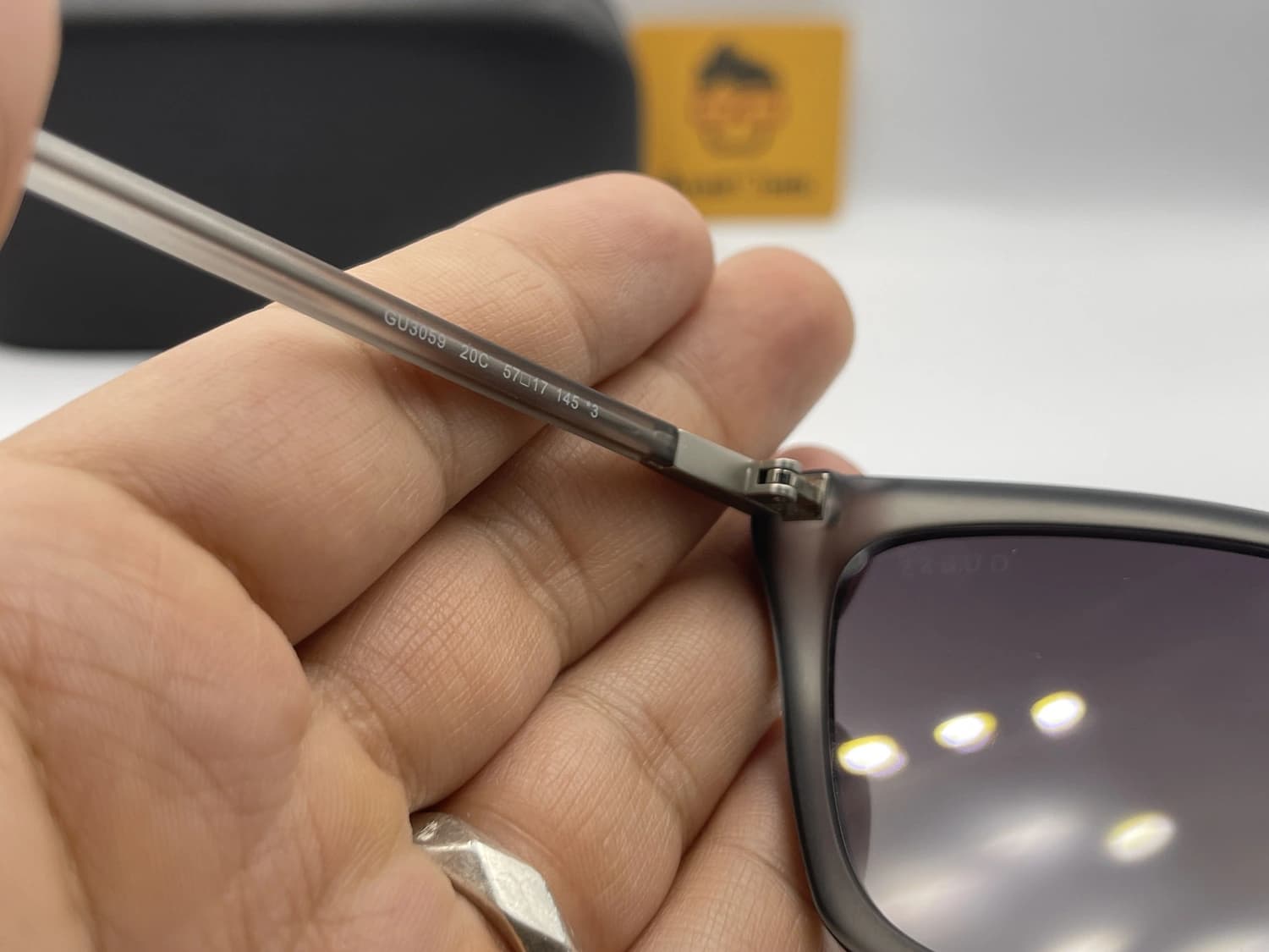 عینک آفتابی گس مدل GU3059 — تصویر ۲