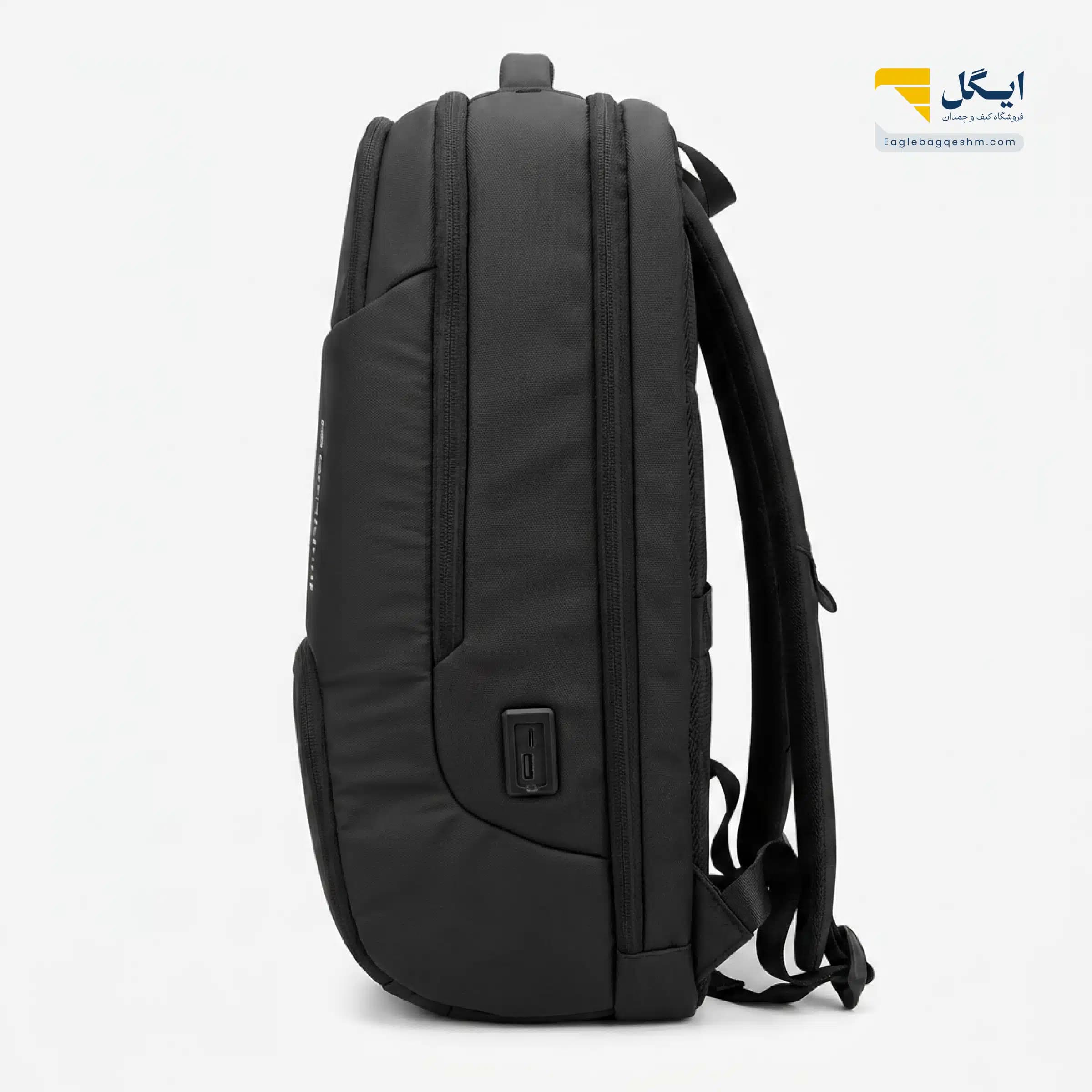 کوله‌پشتی پرزیدنت کد 2525 با طراحی لاکچری، بدنه ضدآب و محفظه مجزای لپ‌تاپ و تبلت — تصویر ۸