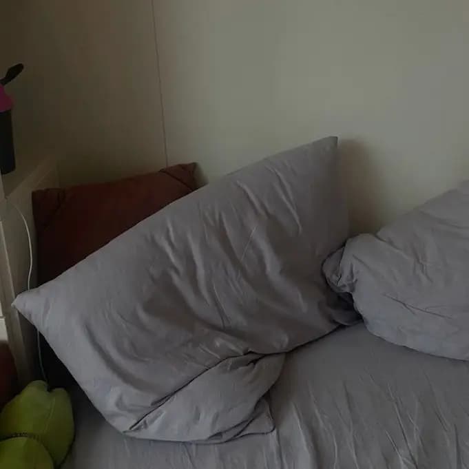 کاور بالش پاکتی پنبه طوسی روشن — تصویر ۳