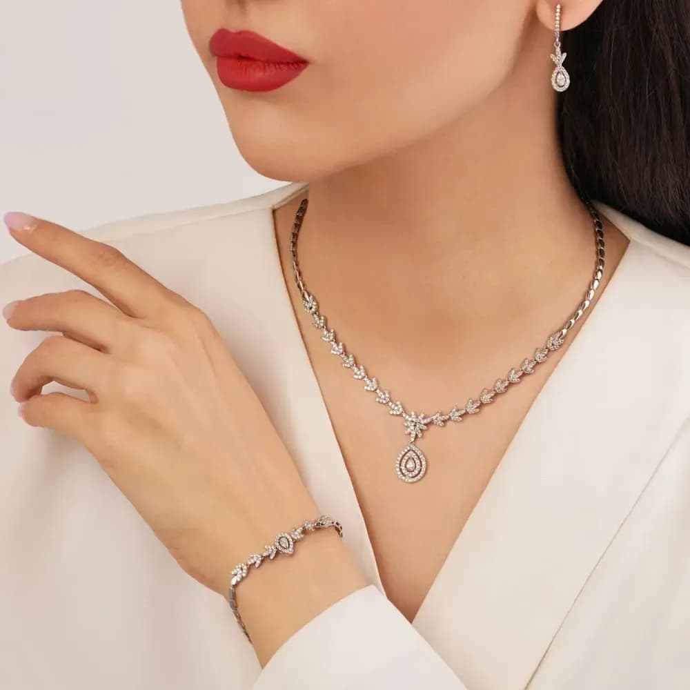 سرویس جواهری سفید نگین اشکی ترند مجلسی