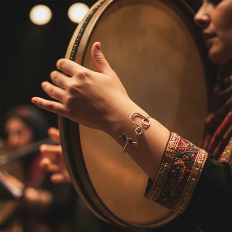 بنگل نقره 925 زنانه و مردانه طرح نت موسیقی و سکوت — تصویر ۴