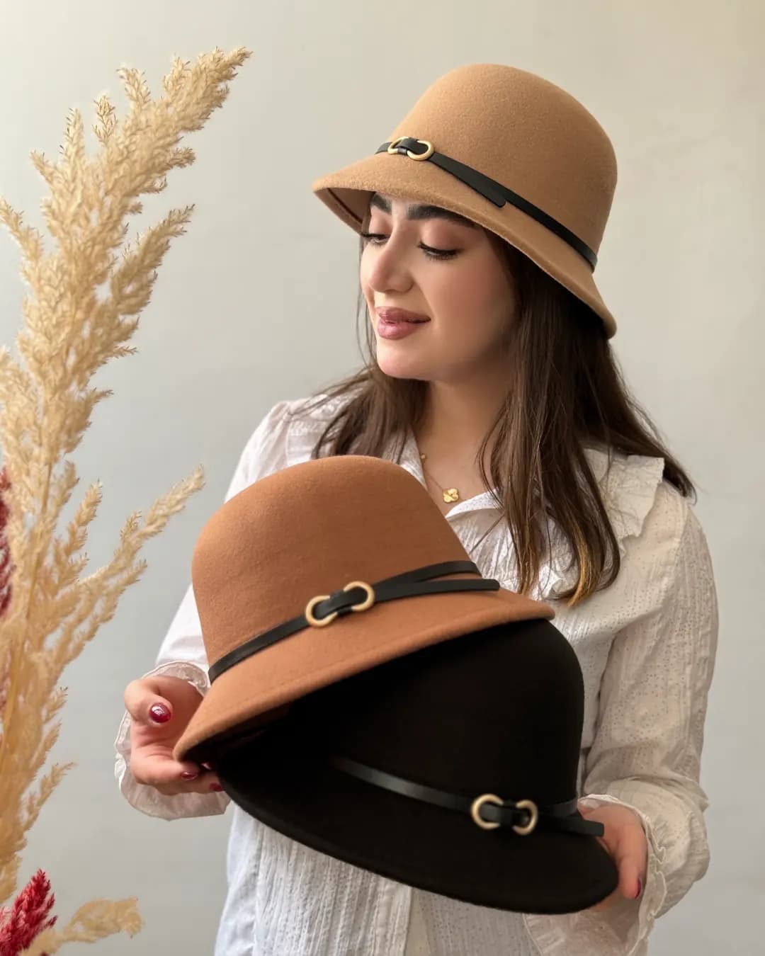 کلاه شهرزادی لبه کوتاه کمر چرم 2234 — تصویر ۴
