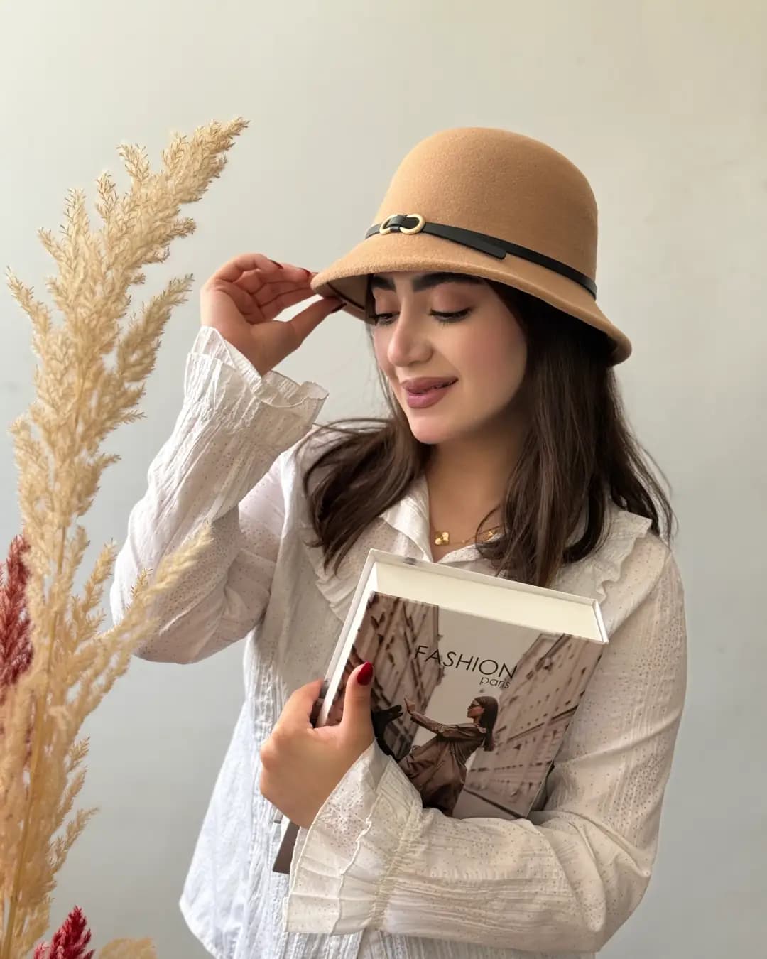 کلاه شهرزادی لبه کوتاه کمر چرم 2234 — تصویر ۵