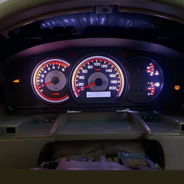 صفحه کیلومتر اسپرت ریو — تصویر ۵