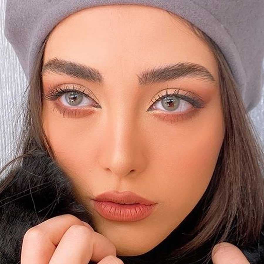لنز رنگی مینی آوا گری سالانه